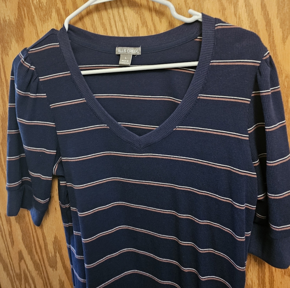 TOP WOMAN'S LARGE